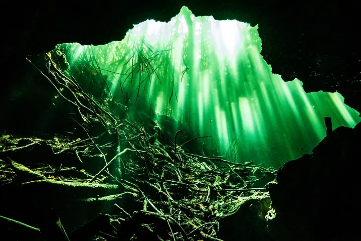 Cenote Esmeralda