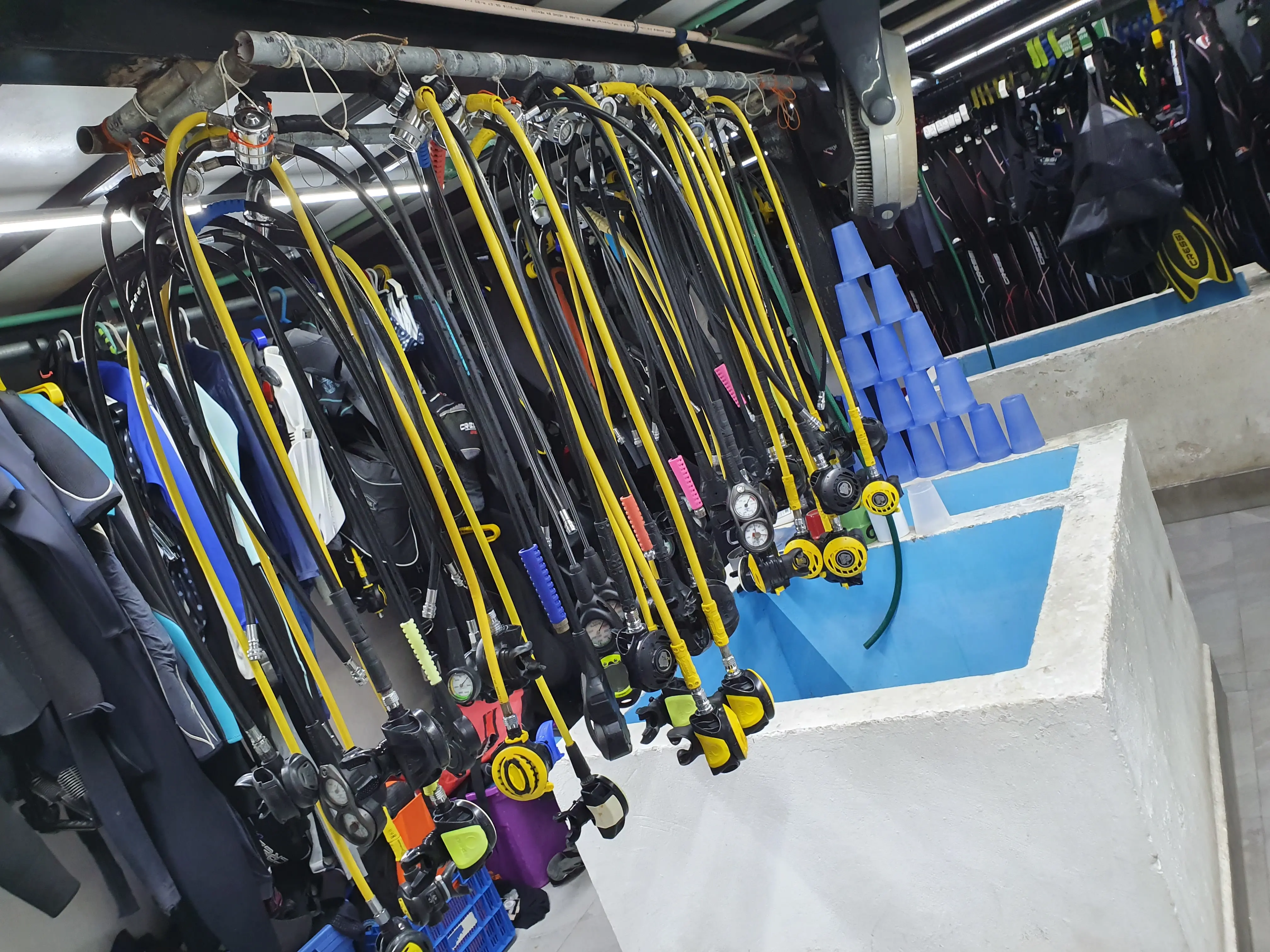Scuba equipment